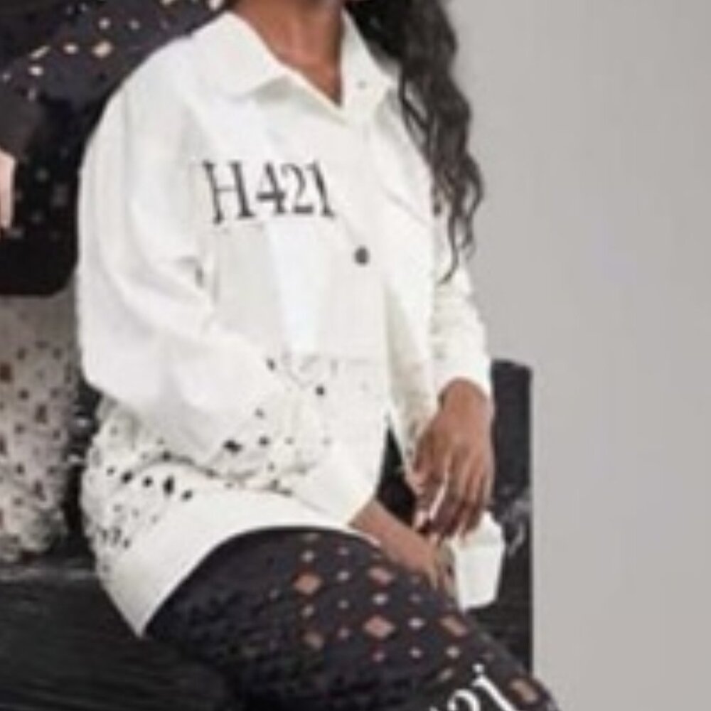 H4, white funky shirt-jacket brand new.